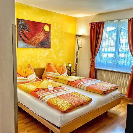 阿尔皮纳酒店 3* 洛伊克巴德